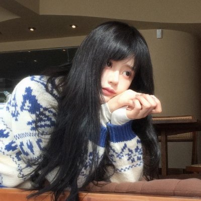 背鸭子的男孩